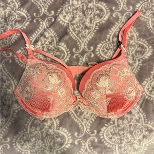 Victoria’s Secret Bra 32C
